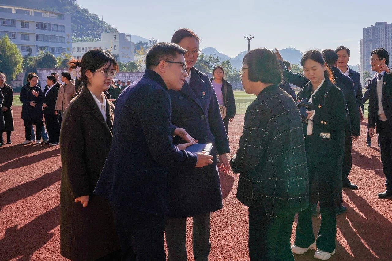 零距离感受榜样力量！云经管党员师生代表赴华坪女高开展党性教育活动 第 12 张