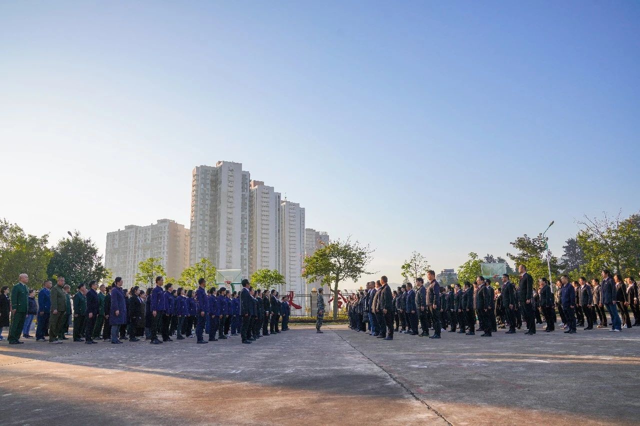 零距离感受榜样力量！云经管党员师生代表赴华坪女高开展党性教育活动 第 3 张
