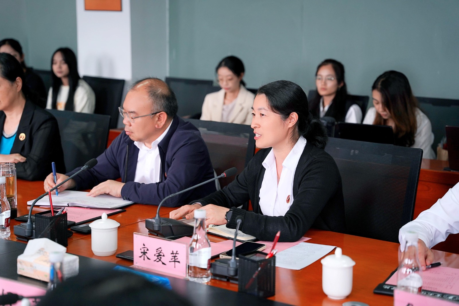 校地互动，多向赋能 ——财会金融学院与安宁市工商业联合会 共建“安宁市民营企业案例库建设基地”项目签约揭牌顺利举行 第 1 张