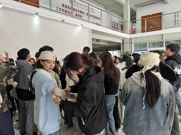 生命守护者诞生记：高职学院经贸旅游系初级救护员培训全员满分通关！ 第 6 张